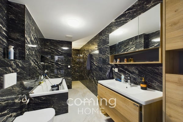 Wohnensemble mit Entwicklungsspielraum in Varen - drei Einheiten an sonniger Aussichtslage 12