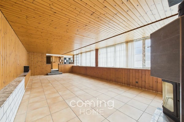 Vielseitiger Raum im Erdgeschoss in Ried-Brig - ideal für Lagerung, Handwerk oder kreative Nutzung 2