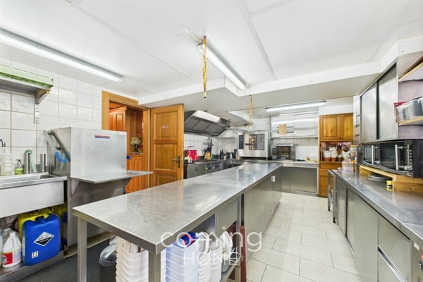 Restaurant Salwald - traditionsreiches Bergrestaurant mit Panorama und einzigartigem Charakter 16