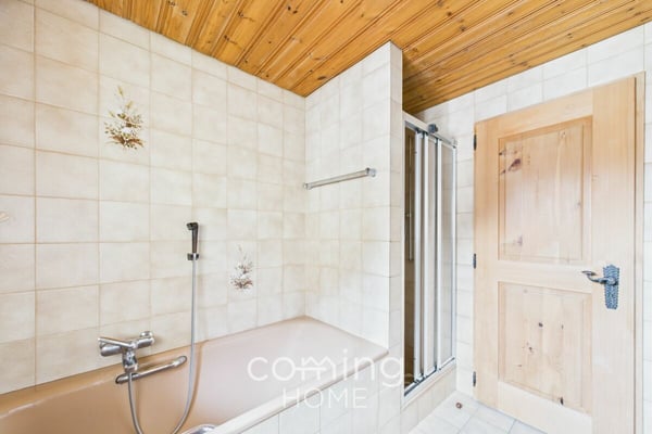 Wohnhaus mit Panorama und Entwicklungsspielraum in Stalden 10