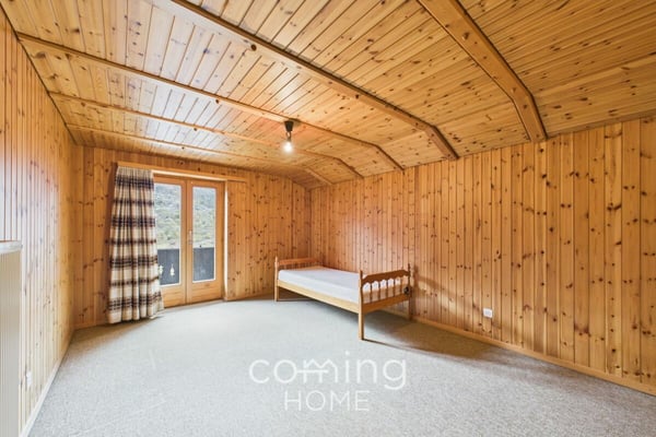 Wohnhaus mit Panorama und Entwicklungsspielraum in Stalden 7