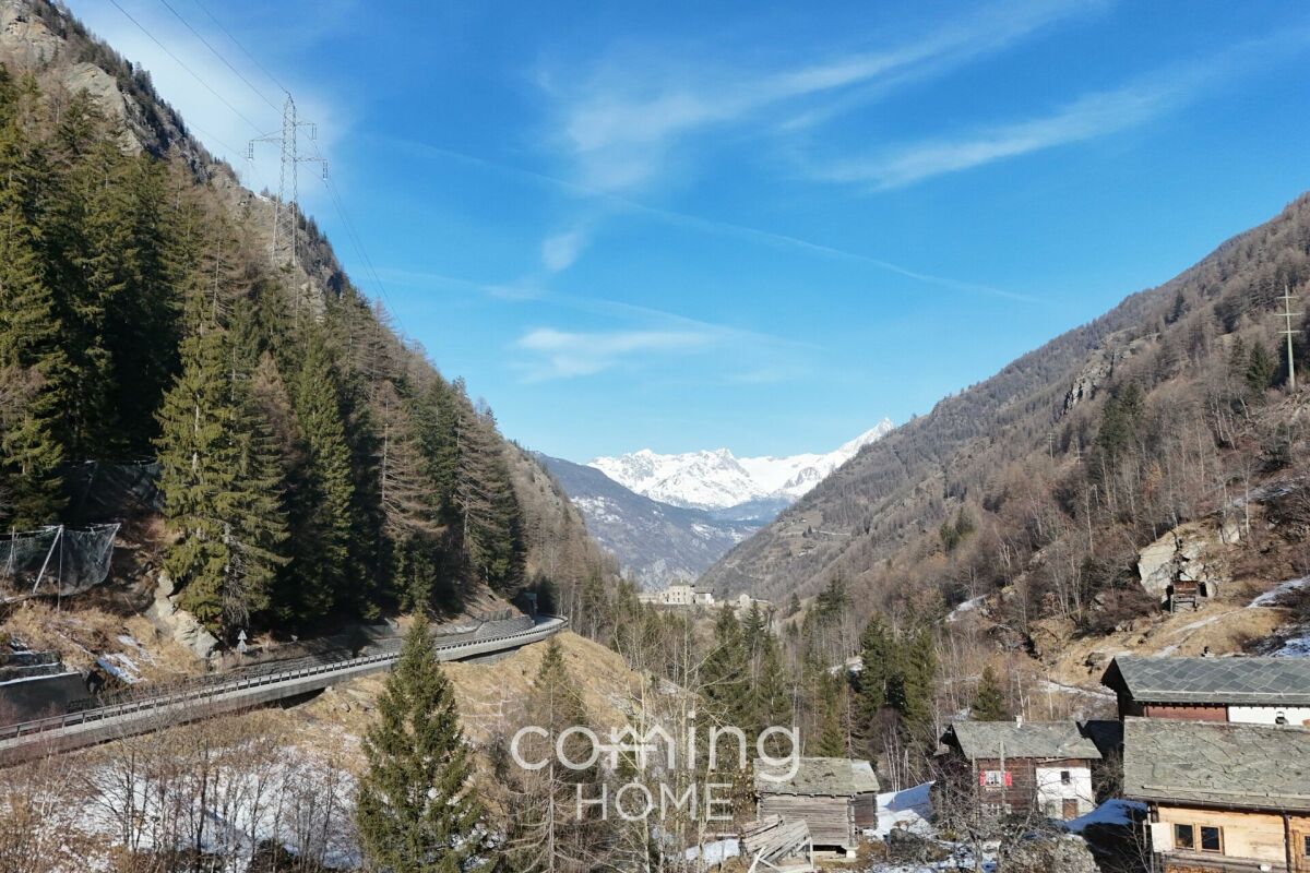 3-Zimmer-Haus in Eisten - sonnige Hanglage mit Balkon, Bergsicht und grosszügigem Grundstück