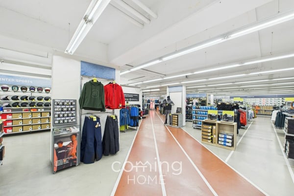 Attraktives Gewerbelokal in Visp - 720 m², Garagentor und vier eigene Parkplätze 6