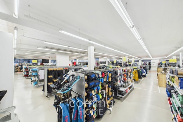 Attraktives Gewerbelokal in Visp - 720 m², Garagentor und vier eigene Parkplätze 4