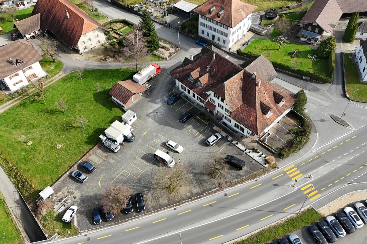 Auberge « Zum Löwen » à Wynau - Immeuble de rapport comprenant un restaurant, 13 chambres et une longue tradition