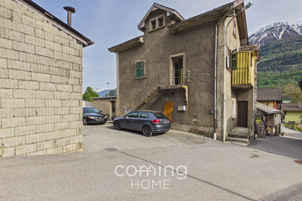 Building lot with existing structures in Niedergampel - ideal for a new construction project