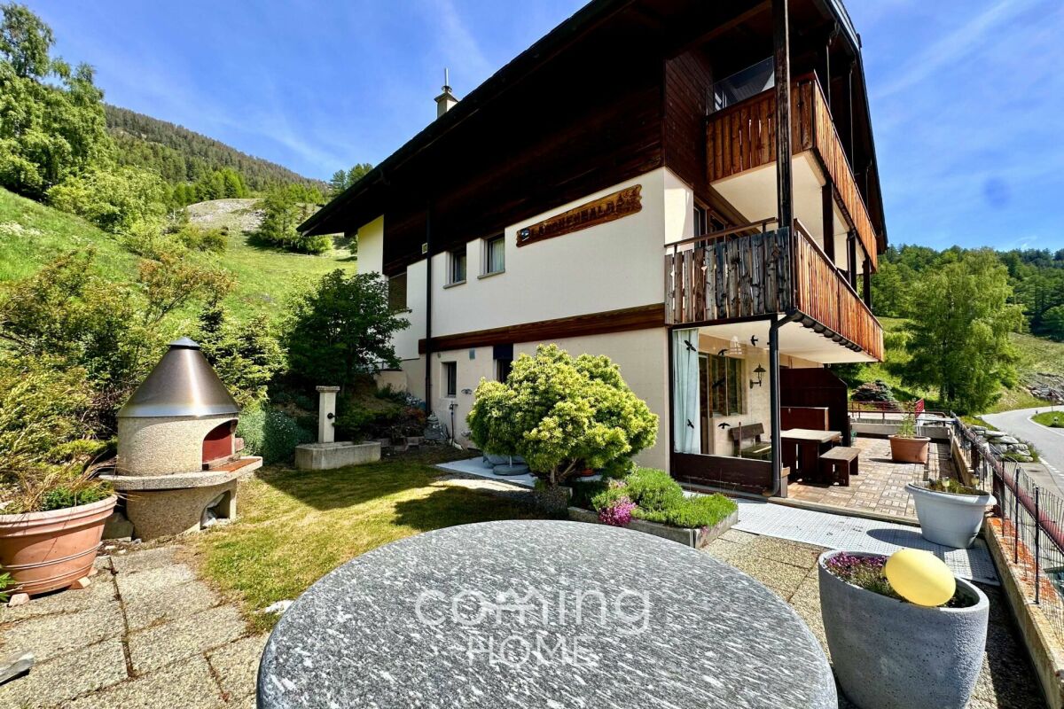 Appartement confortable de 3,5 pièces avec jardin à Engersch, offrant une vue panoramique