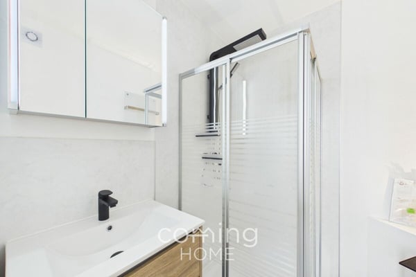 Modernisierte 4-Zimmerwohnung in Eggerberg mit sonnigem Balkon und Bergsicht 9