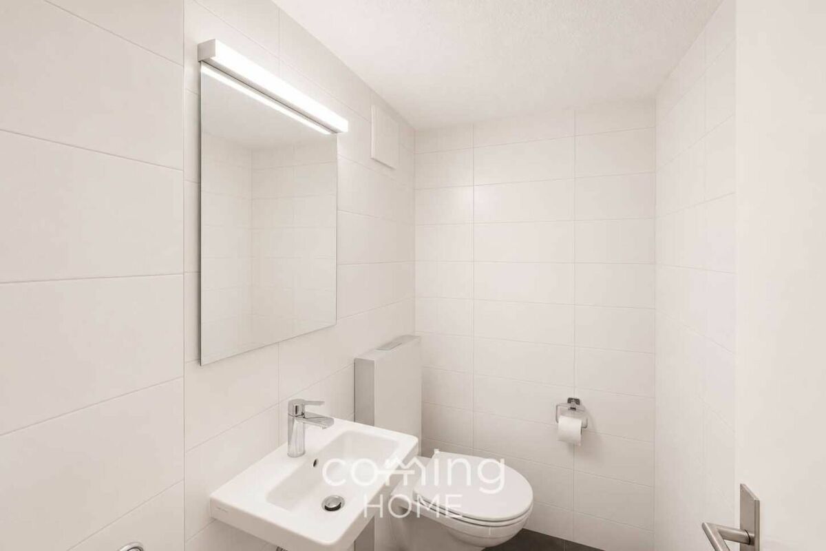 Appartement moderne de 4,5 pièces à Brigue-Glis, avec balcon et vue sur les montagnes