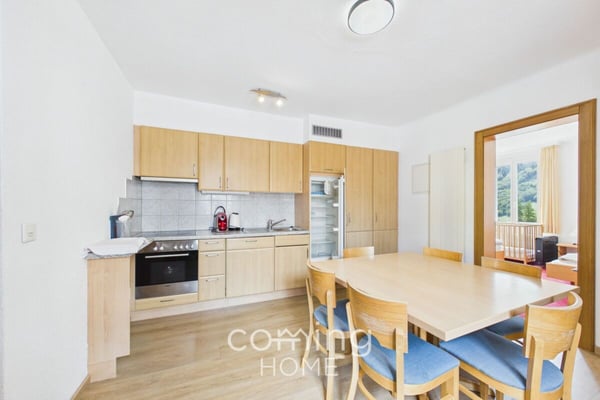 Sonnige 3.5 Zimmerwohnung in Leukerbad mit Bergsicht und Balkon 2