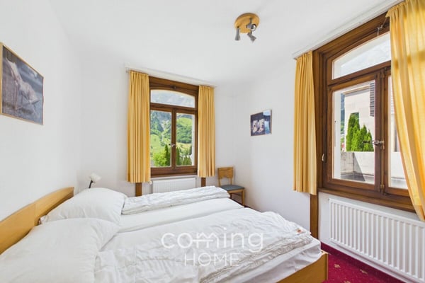 Sonnige 3.5 Zimmerwohnung in Leukerbad mit Bergsicht und Balkon 4