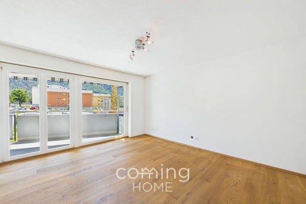 Gepflegte 4.5 Zimmerwohnung in Steg-Hohtenn mit sonnigem Balkon und Bergsicht 2