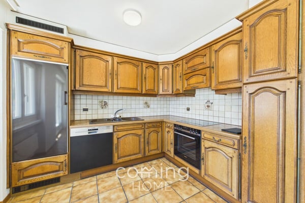 Gepflegte 4.5 Zimmerwohnung in Steg-Hohtenn mit sonnigem Balkon und Bergsicht 4