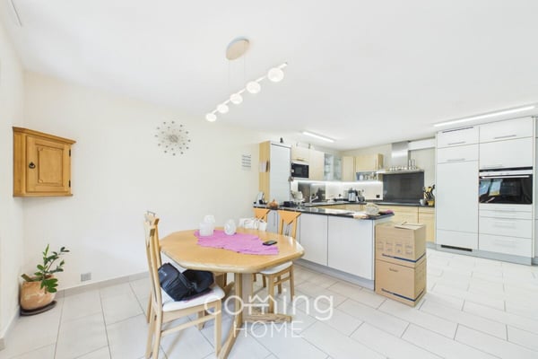 Grosszügige 5.5-Zimmer-Wohnung mit Balkon in Brigerbad 4
