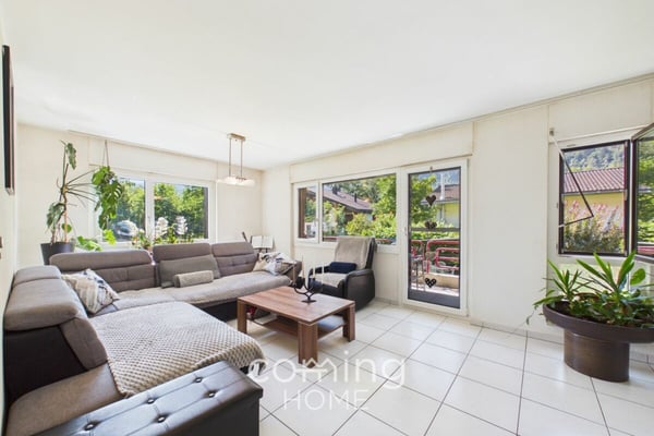 Grosszügige 5.5-Zimmer-Wohnung mit Balkon in Brigerbad 2