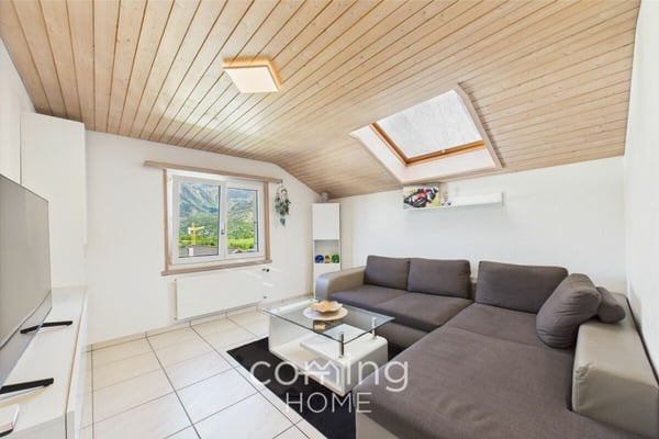 4-Zimmer-Dachwohnung in Ried-Brig - Renoviert, sonnig, mit Bergsicht 2