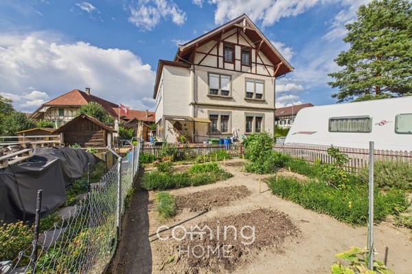 Investitionsobjekt mit Charakter - Zweifamilienhaus in ruhiger Dorflage Thörigen 2