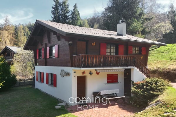 Wohnen heute, bauen morgen - Chalet mit 1'800 m² Baulandreserve in sonnigem Bürchen 3