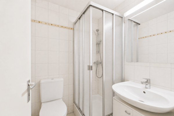 Lichtdurchflutete 1.5 Zimmer Wohnung mit Balkon und Walliser Alpenpanorama in Leukerbad 8