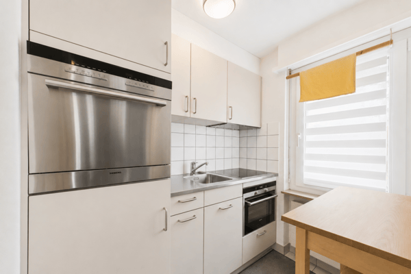 Lichtdurchflutete 1.5 Zimmer Wohnung mit Balkon und Walliser Alpenpanorama in Leukerbad 2