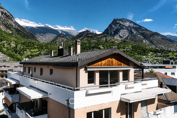Attikawohnung in Brig-Glis - 2.5 Zimmer, Panorama-Bergsicht und Blick auf das Stockalperschloss 2