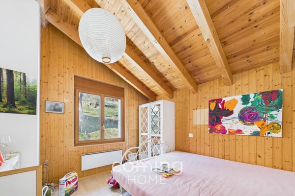 Wohnen und bauen in Mund - 5.5-Zimmer-Chalet mit Garten und vier W2-Bauparzellen 11
