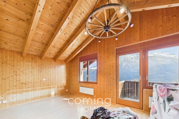 Wohnen und bauen in Mund - 5.5-Zimmer-Chalet mit Garten und vier W2-Bauparzellen 9
