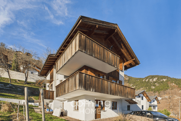 Wohnen und bauen in Mund - 5.5-Zimmer-Chalet mit Garten und vier W2-Bauparzellen 4