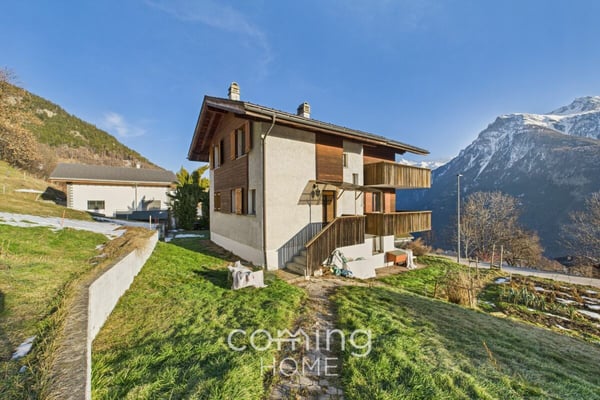 Wohnen und bauen in Mund - 5.5-Zimmer-Chalet mit Garten und vier W2-Bauparzellen 12
