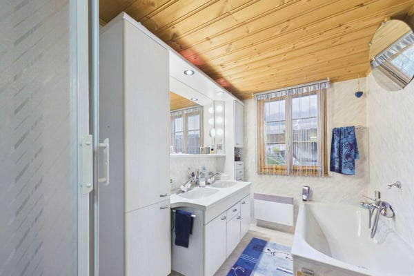 Wohnen und bauen in Ergisch - Chalet mit Bauland und sonniger Aussichtslage 11