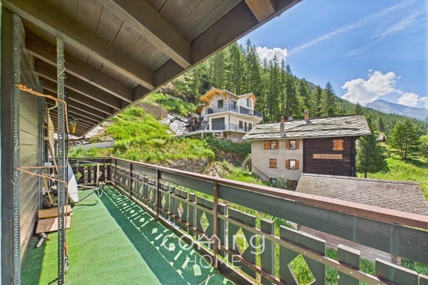 Gemütlich und alpin - 2.5-Zimmer-Wohnung mit Cheminée und Bergsicht in Saas-Grund 12