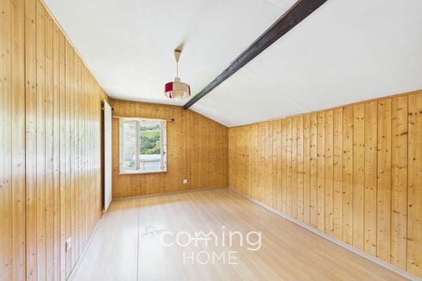 Ruhig, sonnig und grosszügig - 6-Zimmer-Wohnung mit Charme in Susten 12