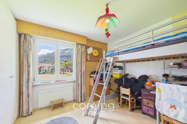 Balkon, Bergpanorama und viel Platz - familienfreundliche 4.5-Zimmer-Wohnung in Susten 12
