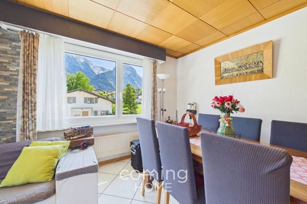 Balkon, Bergpanorama und viel Platz - familienfreundliche 4.5-Zimmer-Wohnung in Susten 8