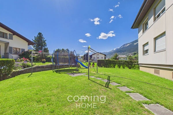 Balkon, Bergpanorama und viel Platz - familienfreundliche 4.5-Zimmer-Wohnung in Susten 1