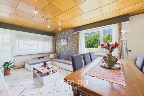 Balkon, Bergpanorama und viel Platz - familienfreundliche 4.5-Zimmer-Wohnung in Susten 2