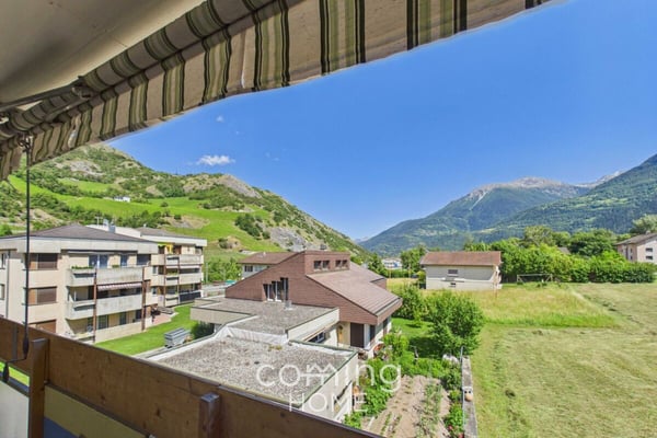 Balkon, Bergpanorama und viel Platz - familienfreundliche 4.5-Zimmer-Wohnung in Susten 13