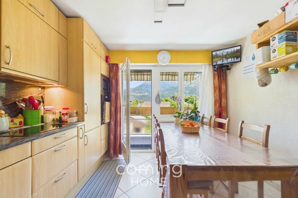 Balkon, Bergpanorama und viel Platz - familienfreundliche 4.5-Zimmer-Wohnung in Susten 7
