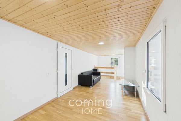 Ruhig, sonnig und mit Bergblick - neuwertige 1.5-Zimmer-Wohnung in Hohtenn 1