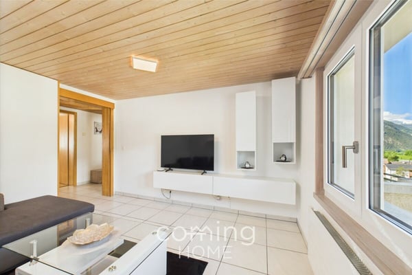 1-Zimmer-Dachwohnung in Ried-Brig - Renoviert, sonnig, mit Bergsicht 1