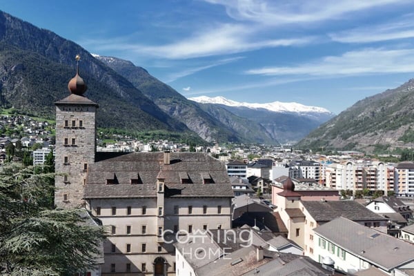 Interessante 4.5 Zimmer Wohnung in Brig mit Balkon und Lift sowie Renovationspotenzial 2