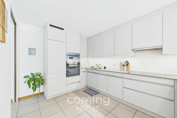 Modernisiertes Einfamilienhaus mit sonnigem Garten in Visp Eyholz 1