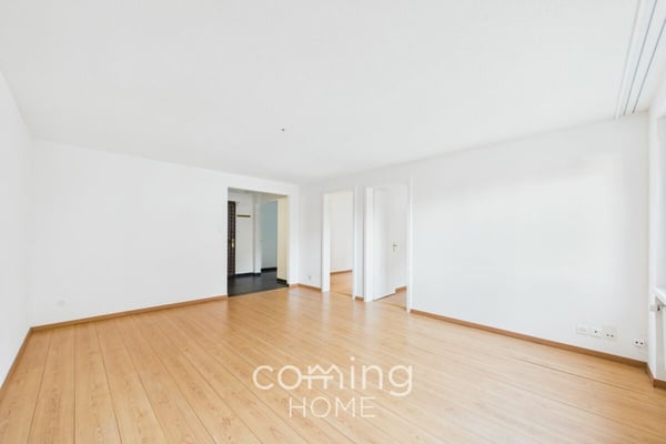 Sonnige 3.5-Zimmerwohnung mit Balkon und Bergsicht in ruhiger Lage 7