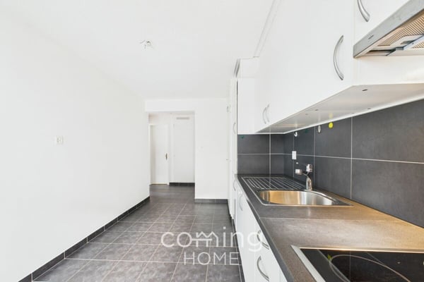 Sonnige 3.5-Zimmerwohnung mit Balkon und Bergsicht in ruhiger Lage 4