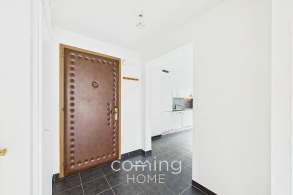 Sonnige 3.5-Zimmerwohnung mit Balkon und Bergsicht in ruhiger Lage 13