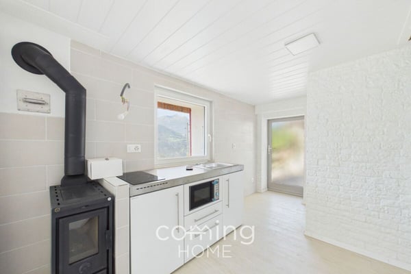 Charmantes Tiny-House in Hohtenn mit sonniger Terrasse und Bergsicht 4