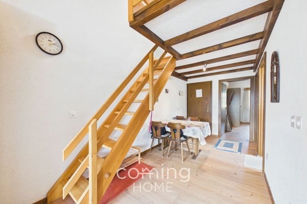 Wohnen mit Bergblick - charmante 3.5-Zimmer-Wohnung in Grächen 7