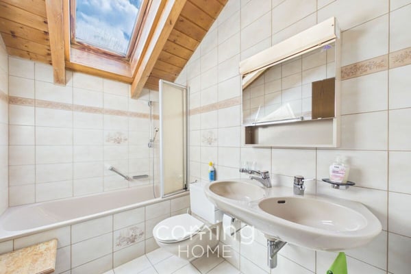 Wohnen mit Bergblick - charmante 3.5-Zimmer-Wohnung in Grächen 8