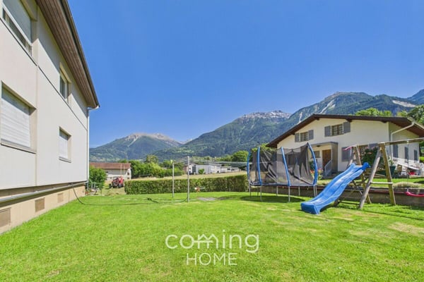 Familienfreundliche 3.5-Zimmer-Wohnung mit Balkon und traumhafter Aussicht in Susten 12