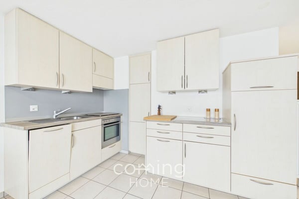 Renovierte 2.5 Zimmerwohnung in Naters mit sonnigem Balkon und Bergsicht 4